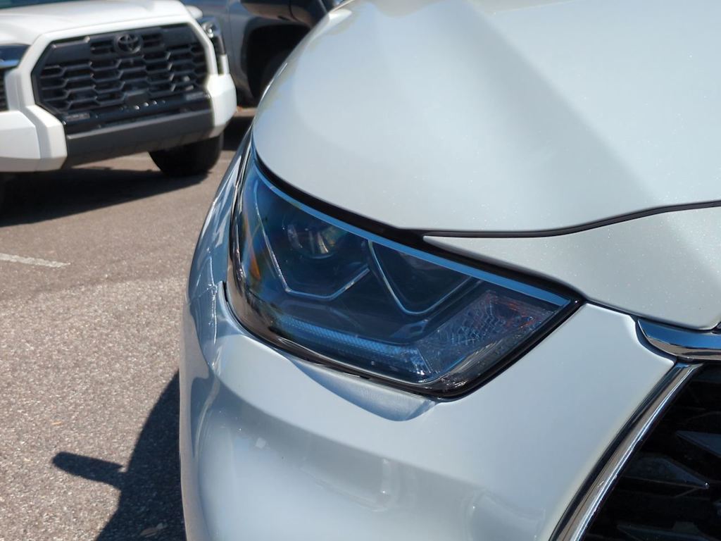 Thumbnail: 2023 Toyota Highlander - 18
