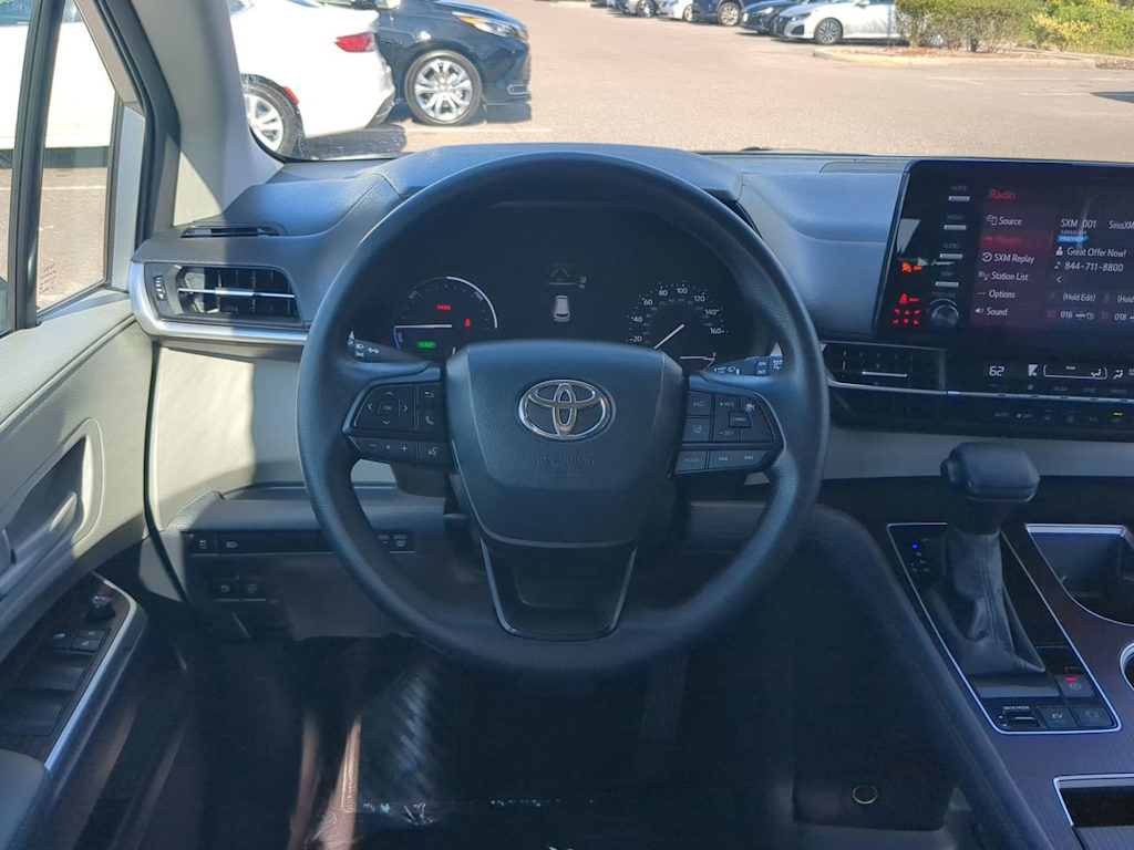 2023 Toyota Sienna LE 9