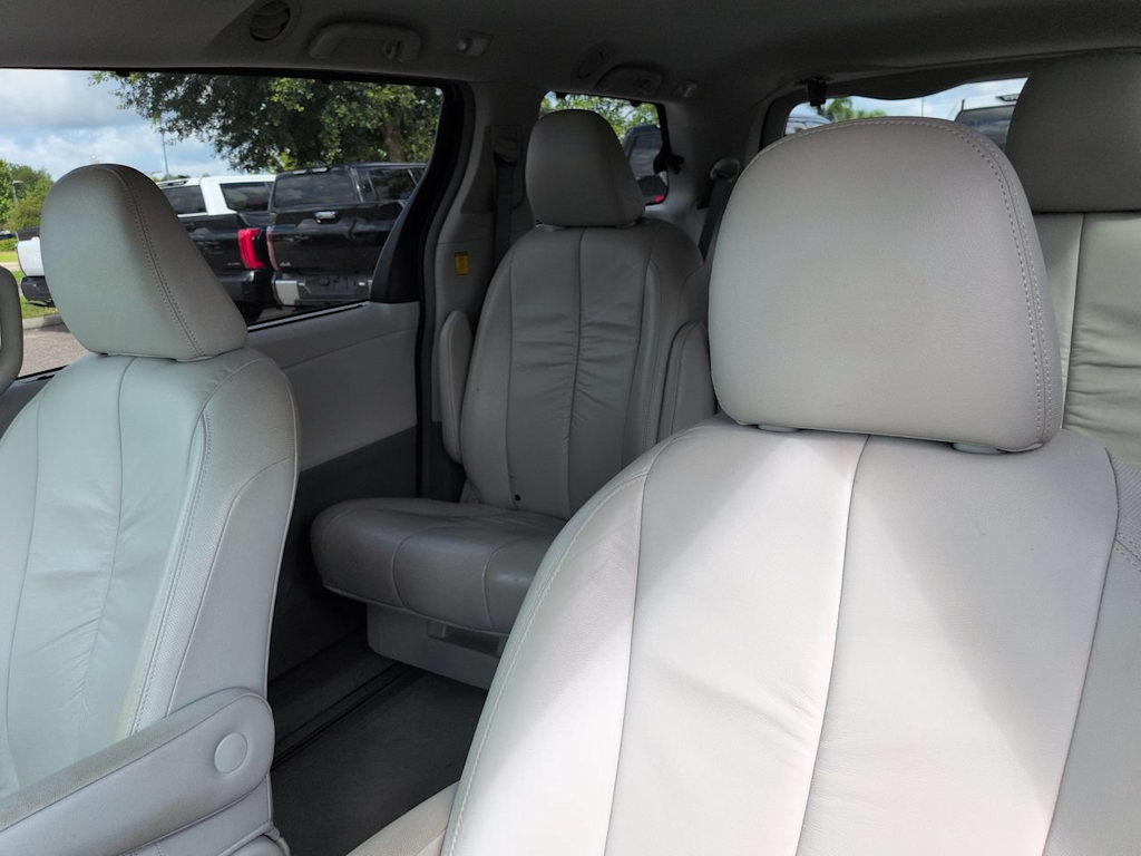 Thumbnail: 2012 Toyota Sienna - 10