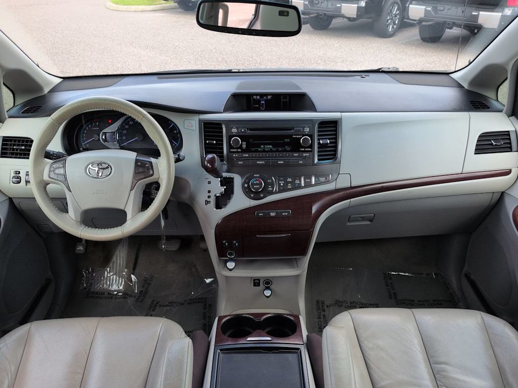 Thumbnail: 2012 Toyota Sienna - 2