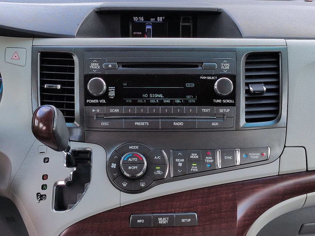 Thumbnail: 2012 Toyota Sienna - 13