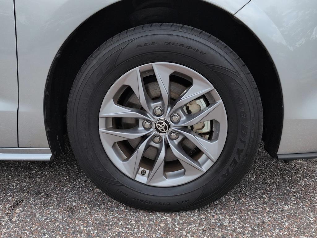 Thumbnail: 2025 Toyota Sienna - 7