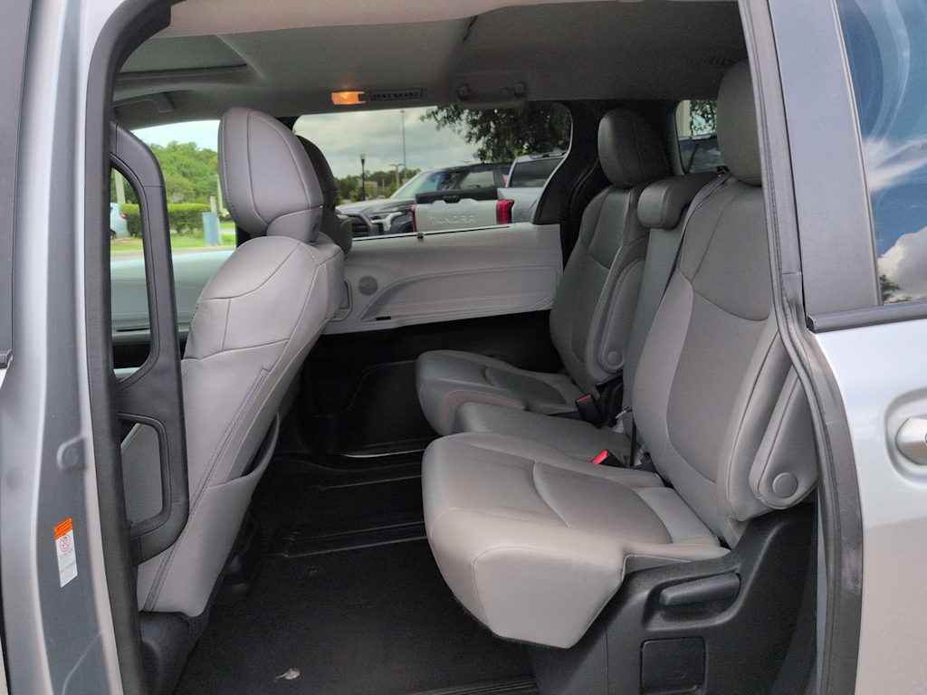 Thumbnail: 2025 Toyota Sienna - 20