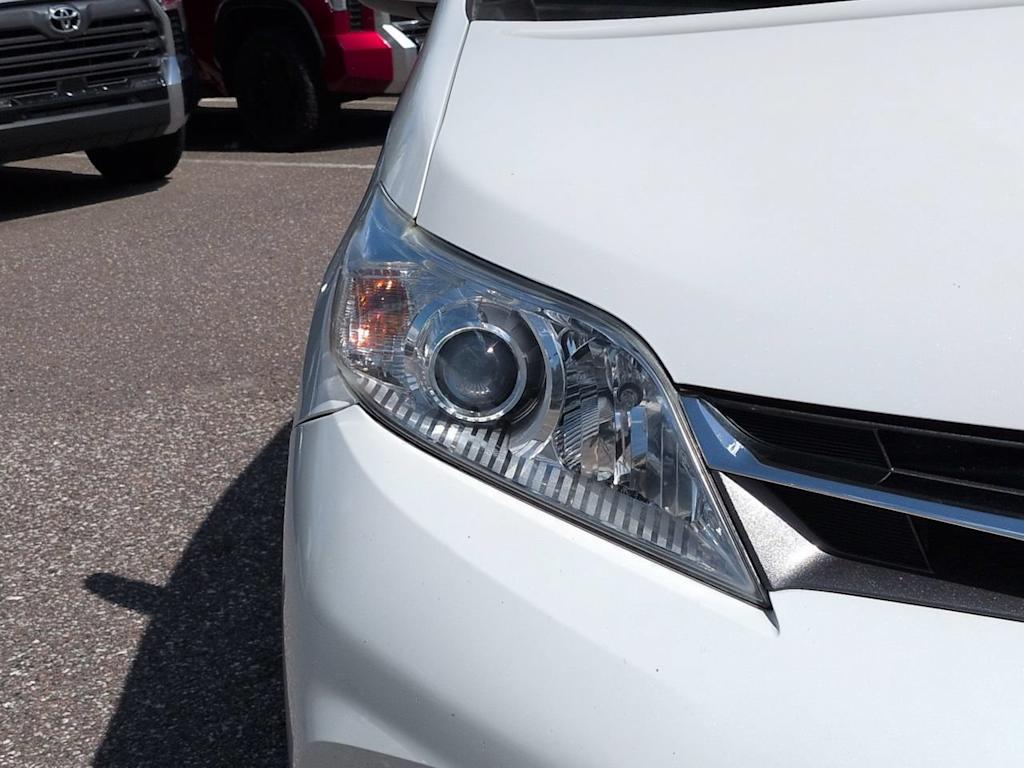 Thumbnail: 2019 Toyota Sienna - 18