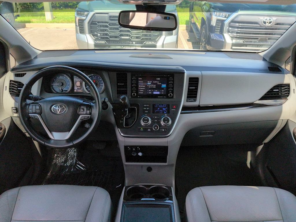 Thumbnail: 2019 Toyota Sienna - 2