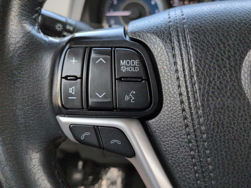 Thumbnail: 2019 Toyota Sienna - 27