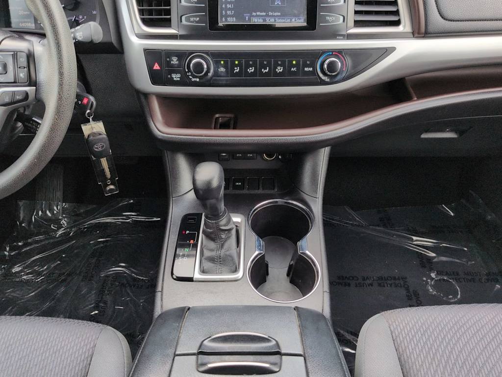 Thumbnail: 2018 Toyota Highlander - 12