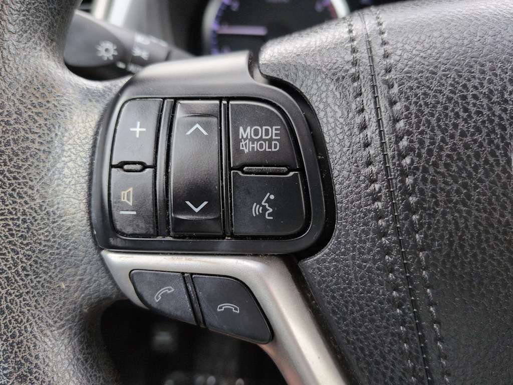 Thumbnail: 2018 Toyota Highlander - 25