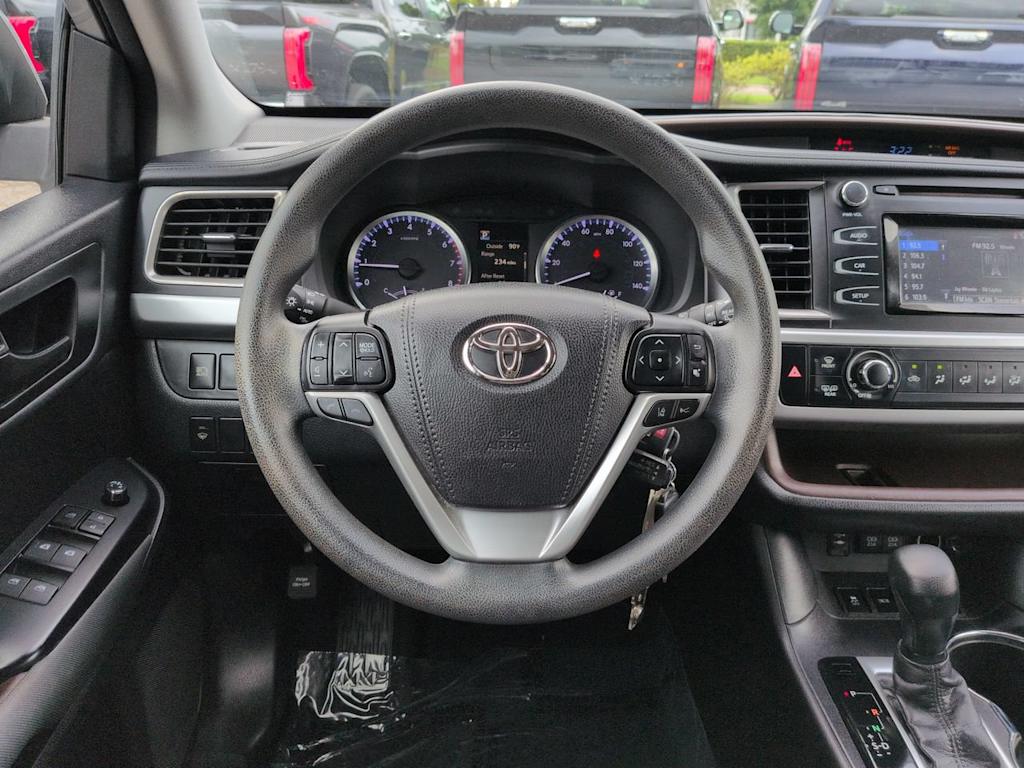 Thumbnail: 2018 Toyota Highlander - 8