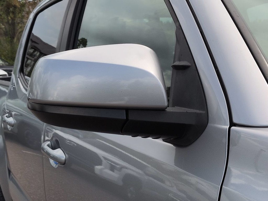 Thumbnail: 2020 Toyota Tacoma - 18