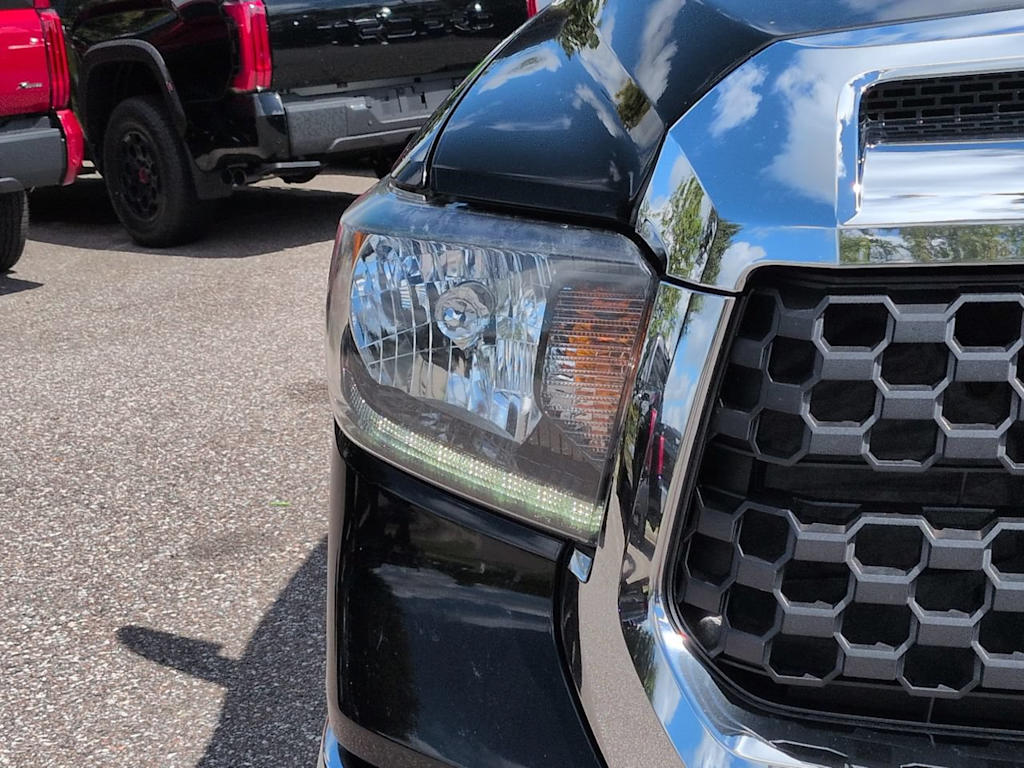 Thumbnail: 2021 Toyota Tundra - 7