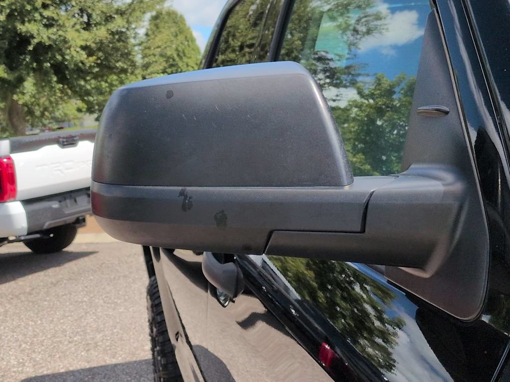 Thumbnail: 2021 Toyota Tundra - 18