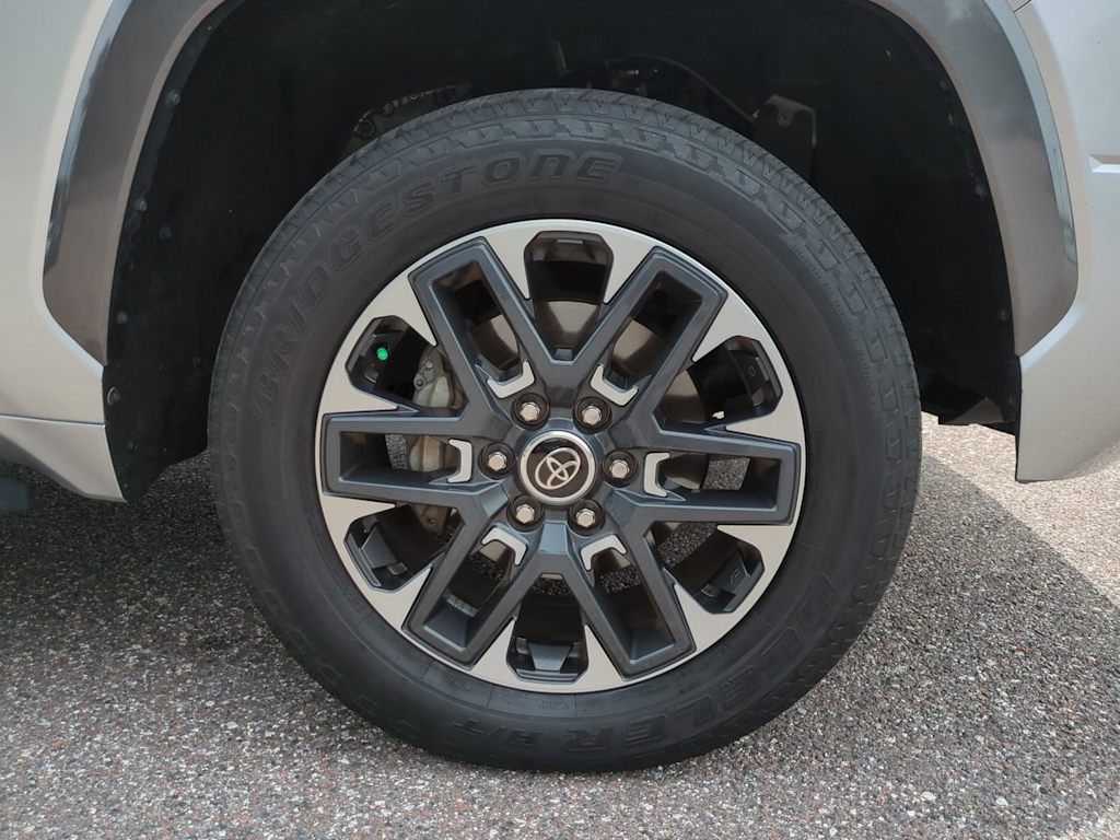Thumbnail: 2022 Toyota Tundra - 7