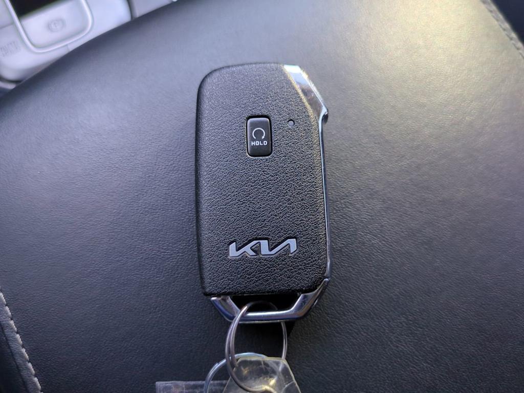 Thumbnail: 2022 Kia Telluride - 17