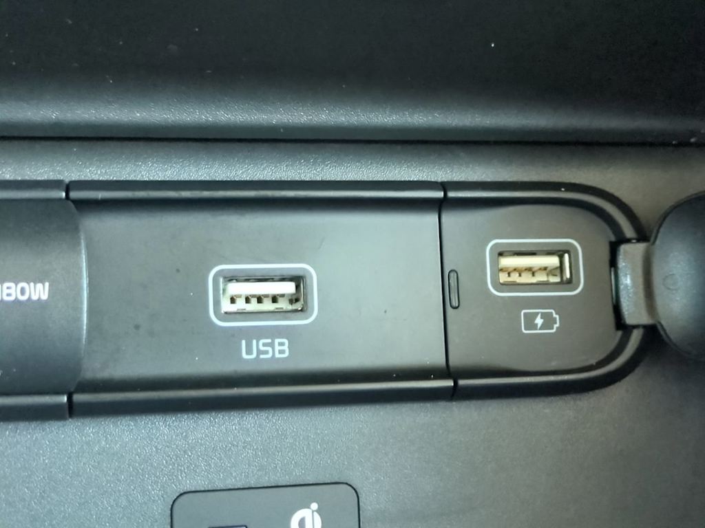 Thumbnail: 2022 Kia Telluride - 26