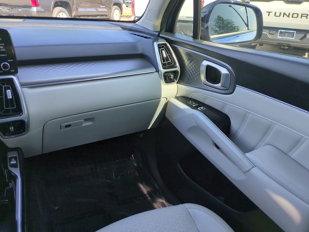 Thumbnail: 2021 Kia Sorento - 22
