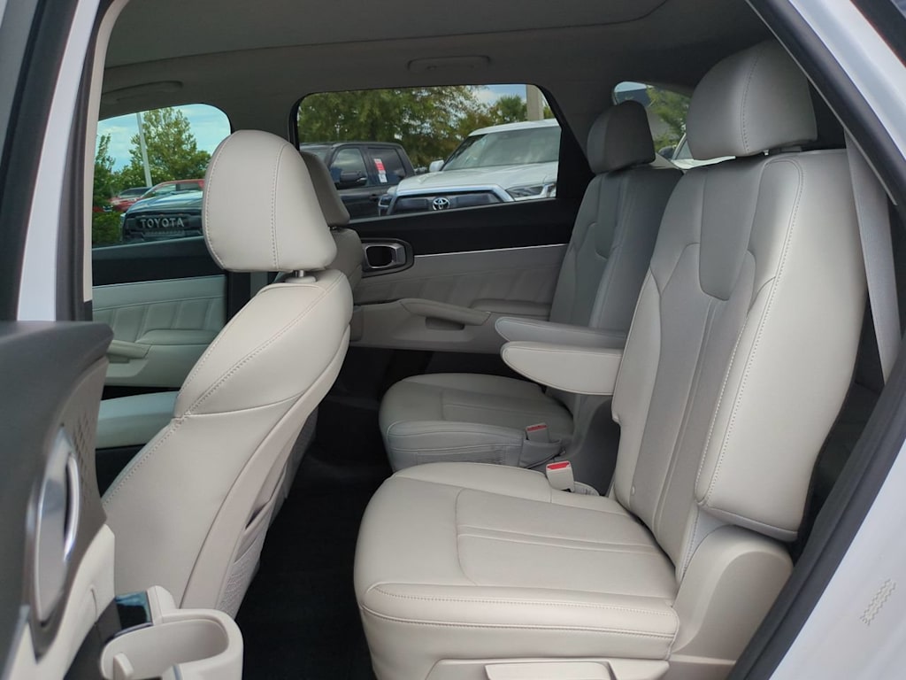 Thumbnail: 2021 Kia Sorento - 21