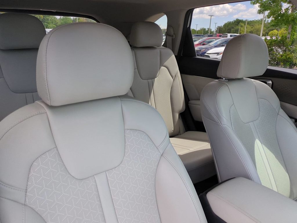 Thumbnail: 2021 Kia Sorento - 9