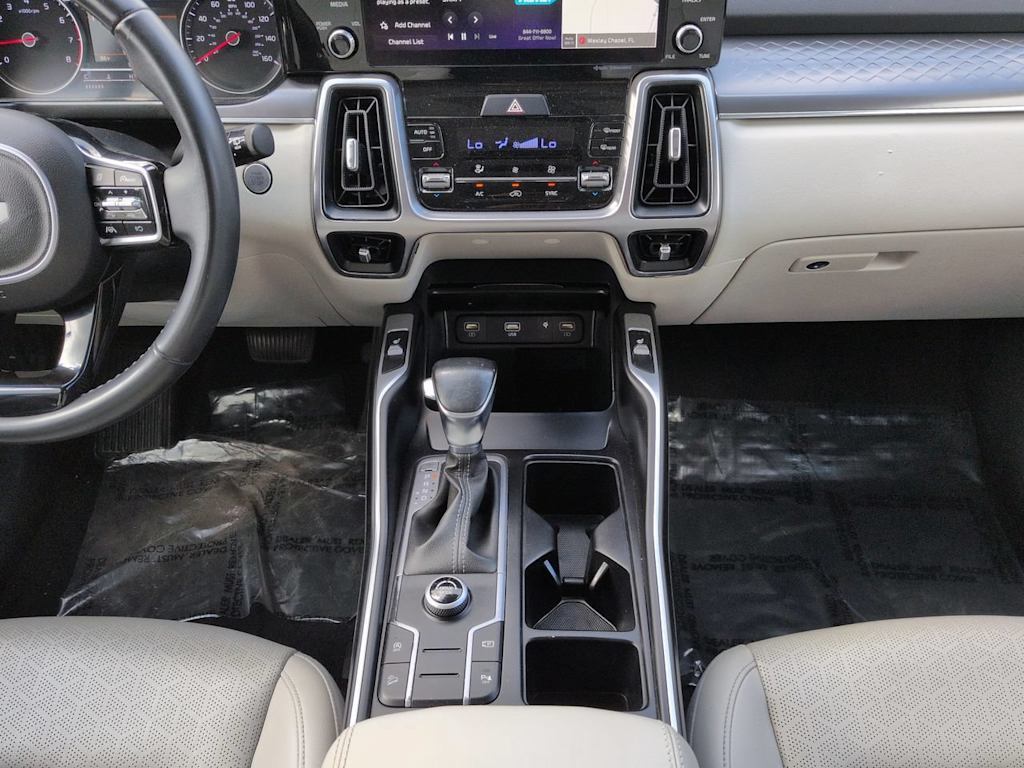 Thumbnail: 2023 Kia Sorento - 12