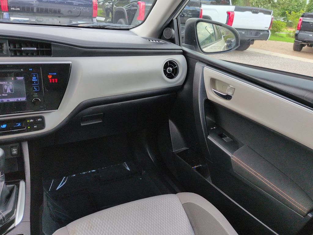 Thumbnail: 2019 Toyota Corolla - 19