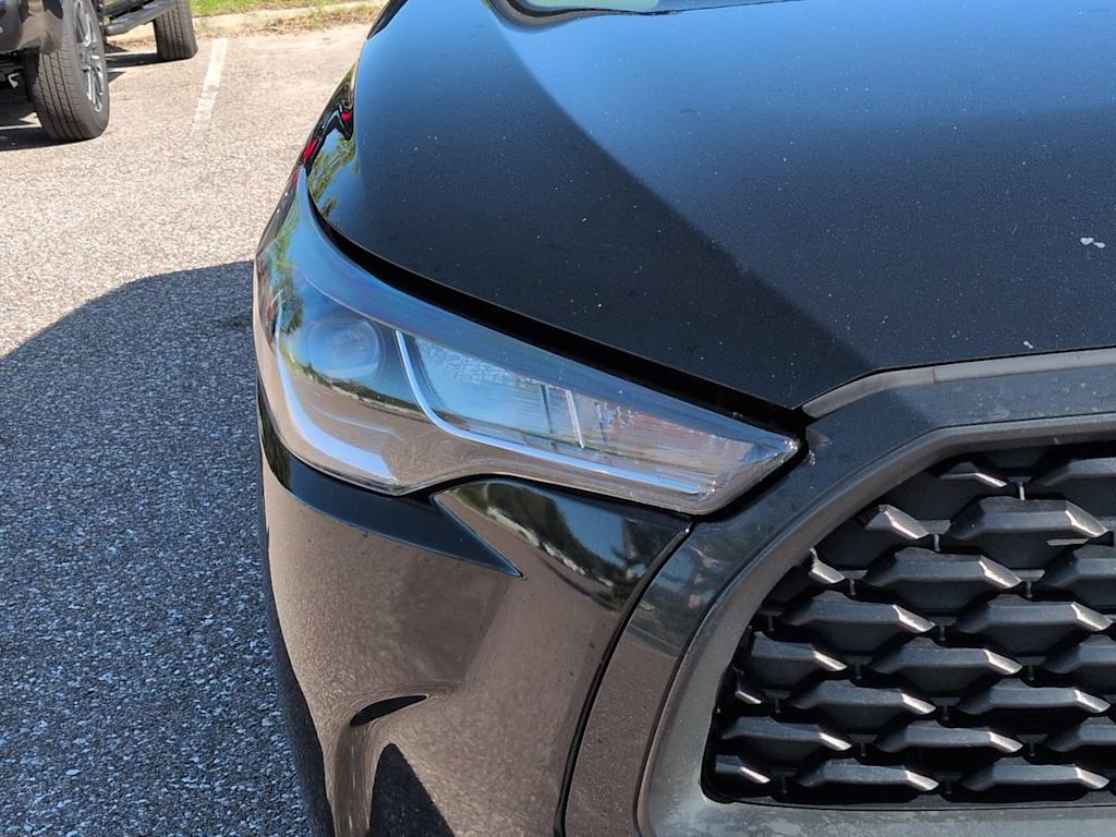 Thumbnail: 2022 Toyota Corolla Cross - 18