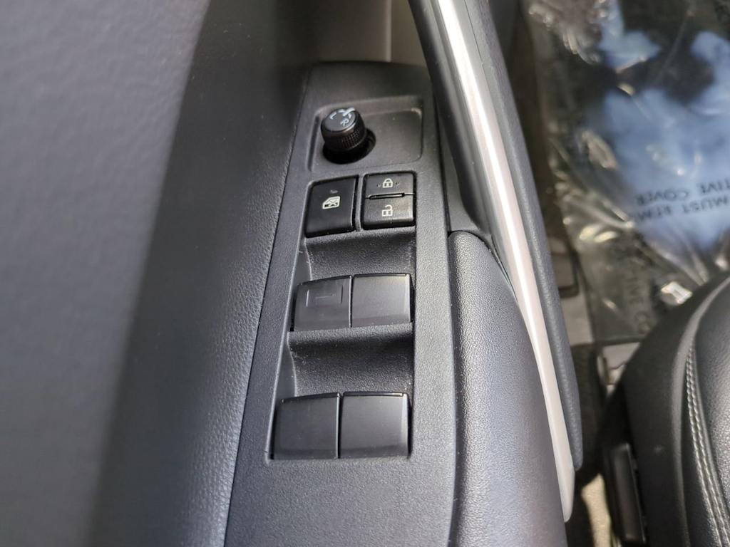 Thumbnail: 2023 Toyota Corolla Cross - 24