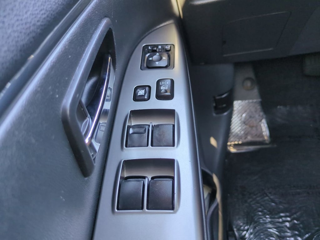 Thumbnail: 2024 Mitsubishi Outlander Sport - 15