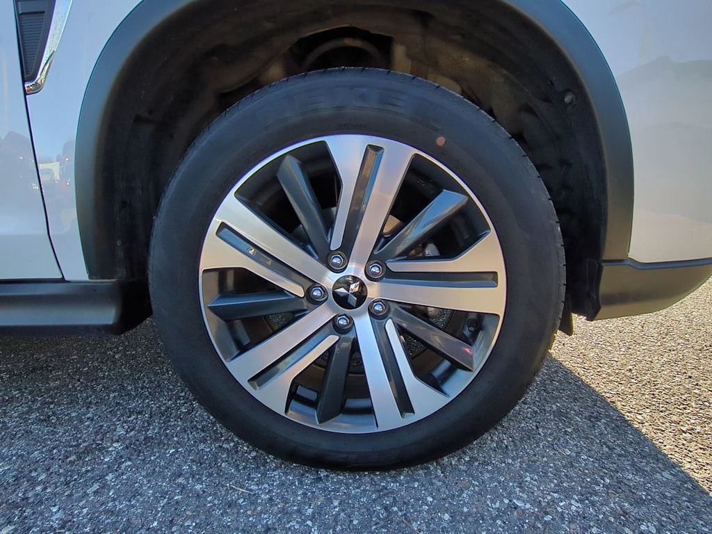 Thumbnail: 2024 Mitsubishi Outlander Sport - 8