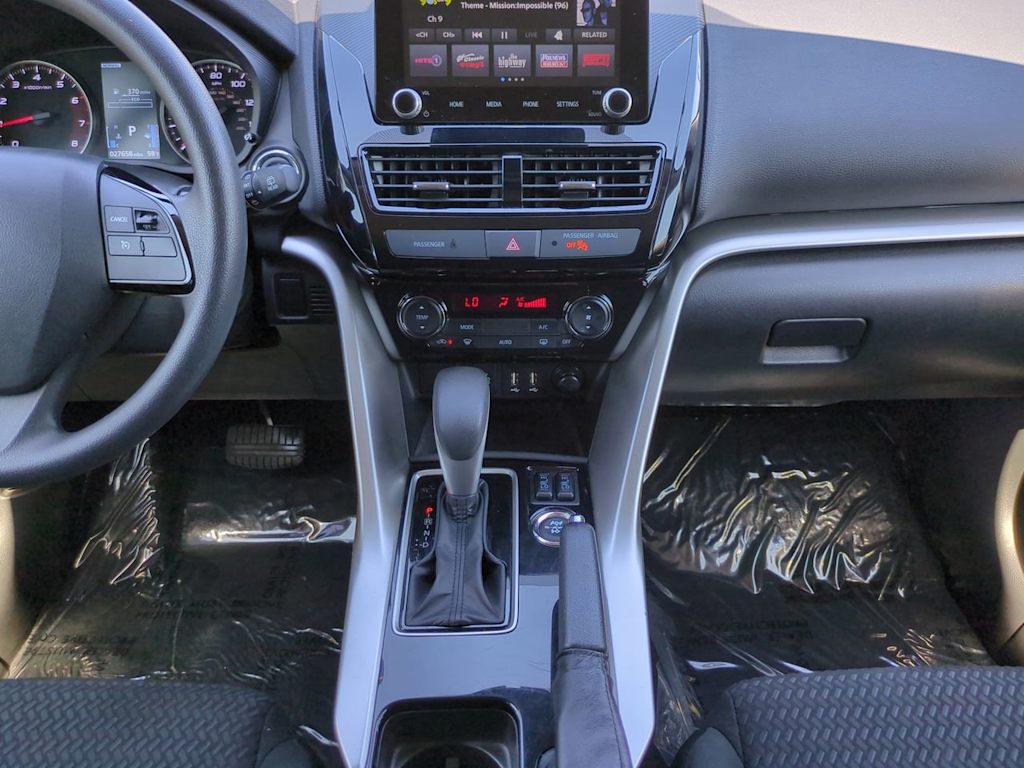 Thumbnail: 2024 Mitsubishi Eclipse Cross - 13