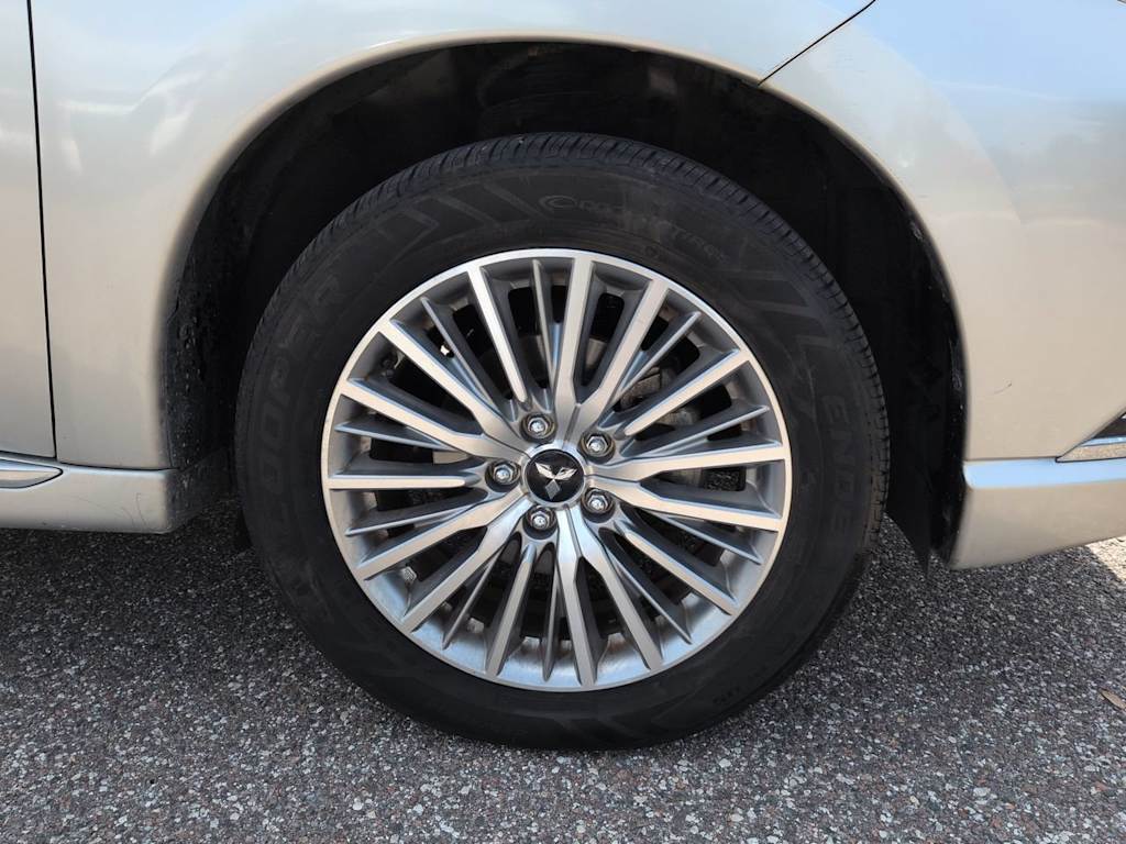 Thumbnail: 2020 Mitsubishi Outlander - 7