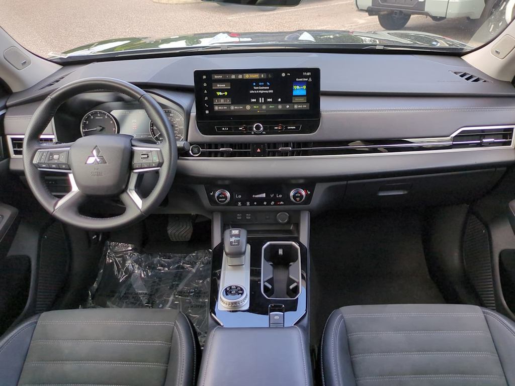 Thumbnail: 2025 Mitsubishi Outlander - 2