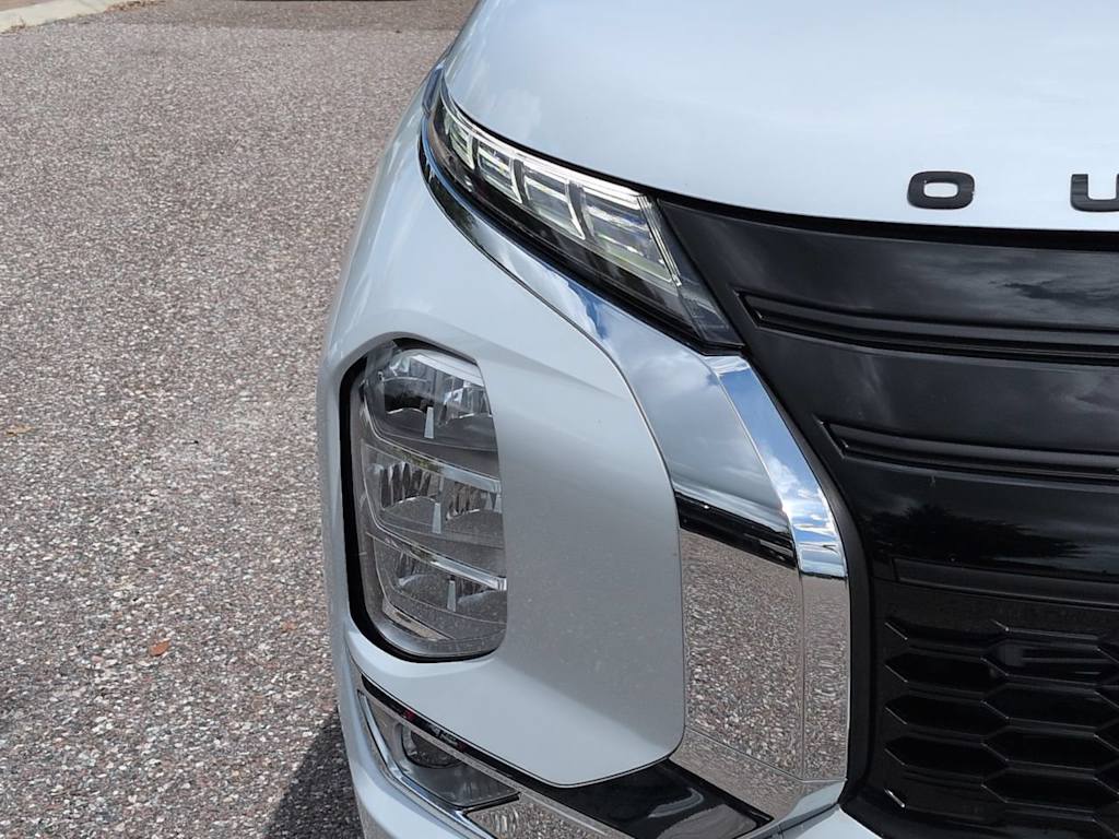 Thumbnail: 2026 Mitsubishi Outlander - 7