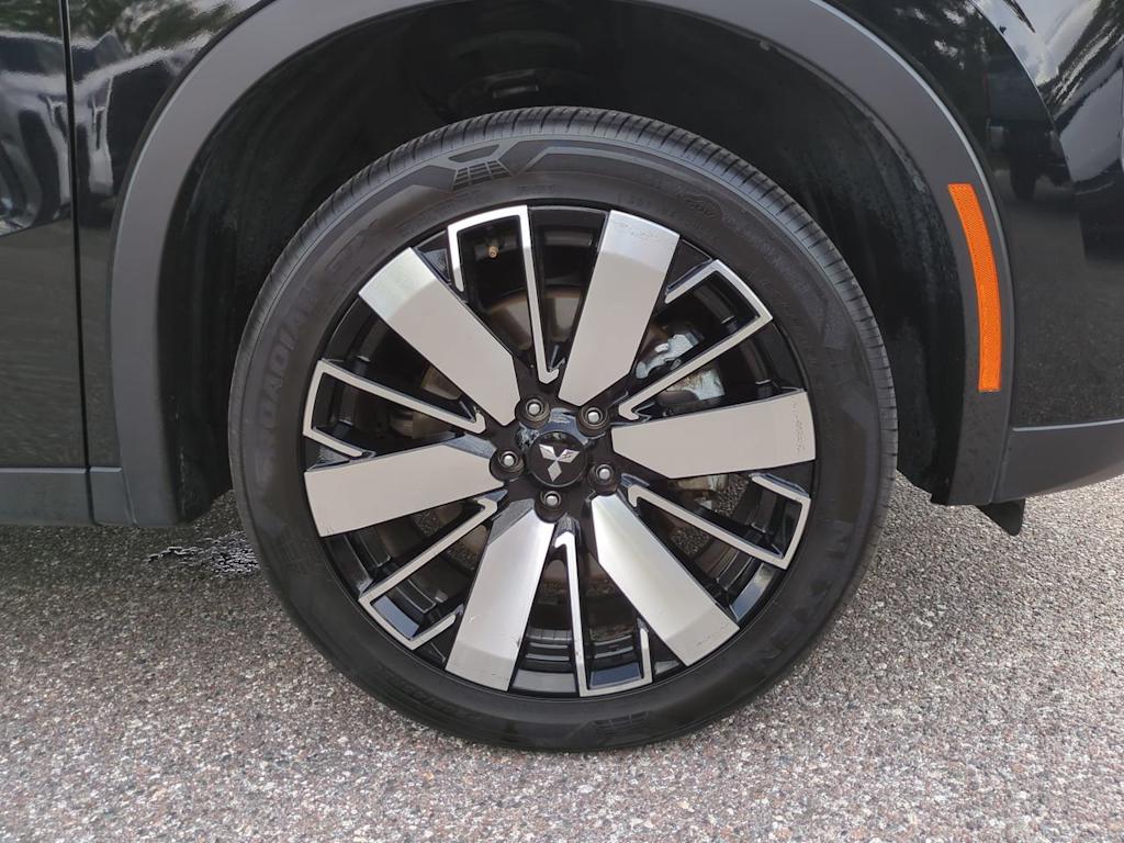 Thumbnail: 2025 Mitsubishi Outlander - 8