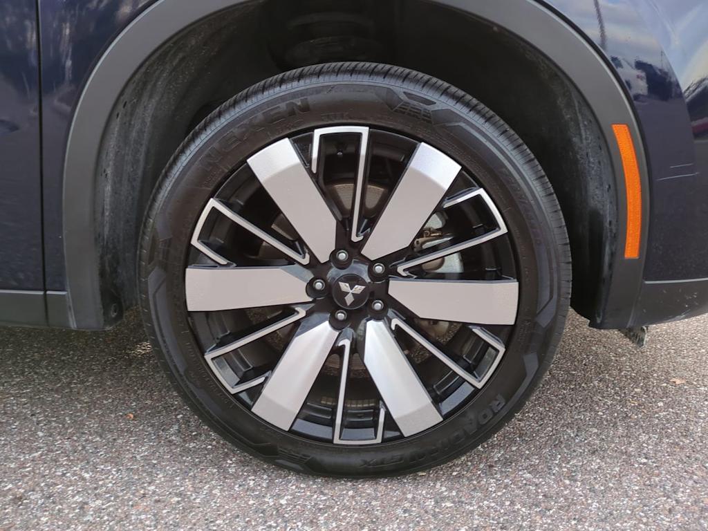 Thumbnail: 2025 Mitsubishi Outlander - 8