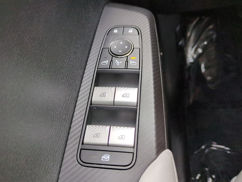 Thumbnail: 2025 Mitsubishi Outlander - 26