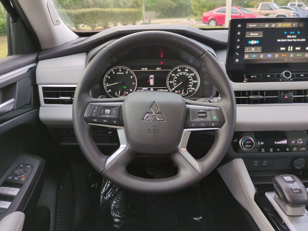 Thumbnail: 2025 Mitsubishi Outlander - 9