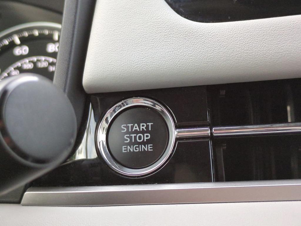 Thumbnail: 2025 Mitsubishi Outlander - 29