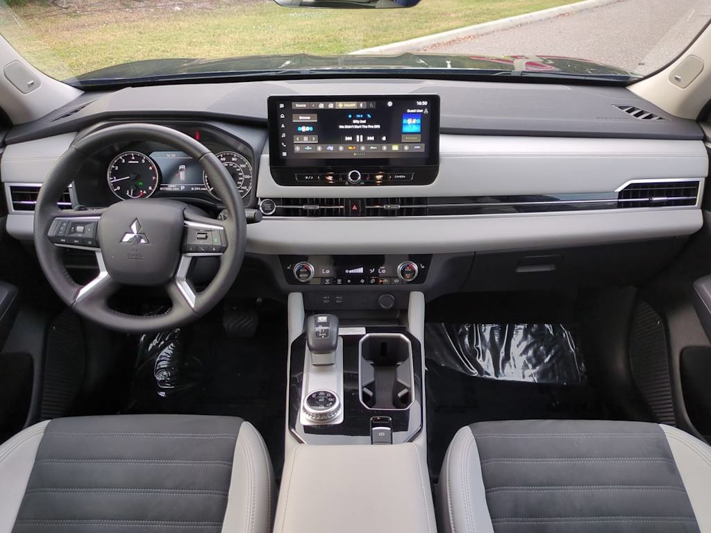 Thumbnail: 2025 Mitsubishi Outlander - 2