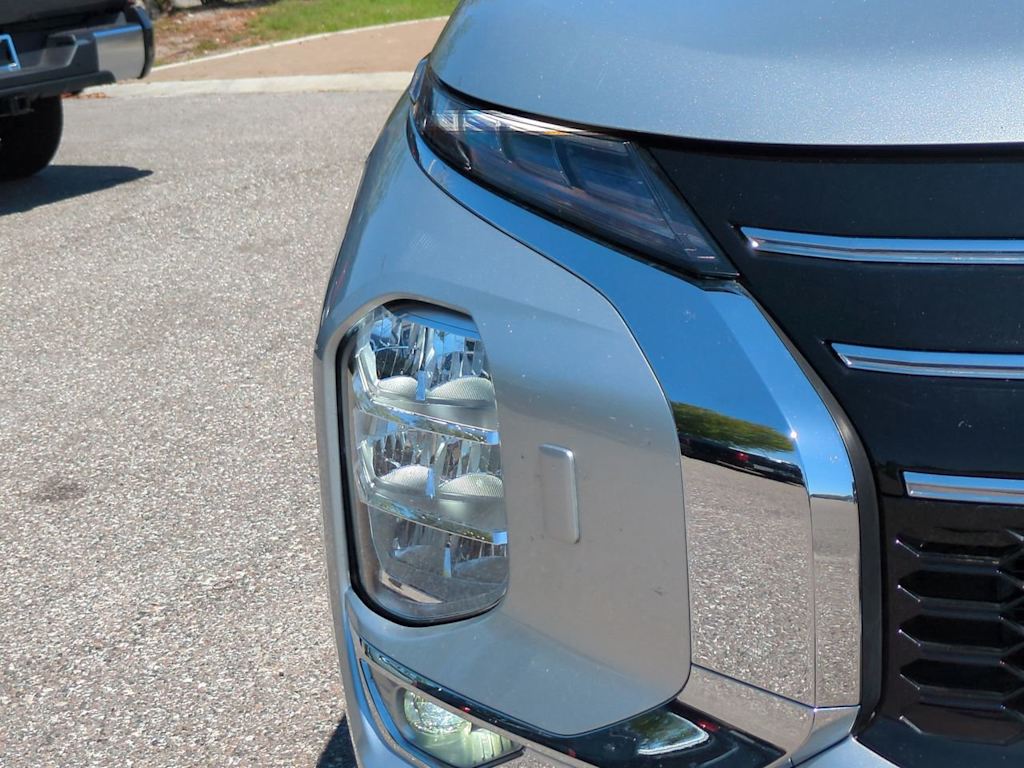 Thumbnail: 2025 Mitsubishi Outlander - 7