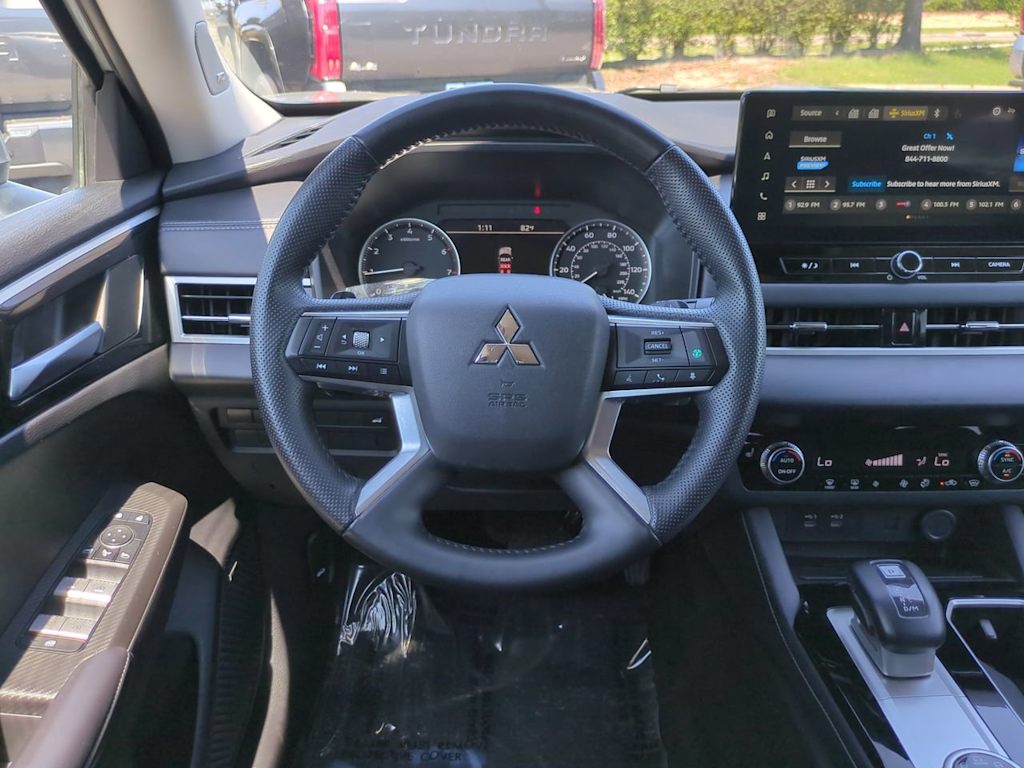 Thumbnail: 2025 Mitsubishi Outlander - 9