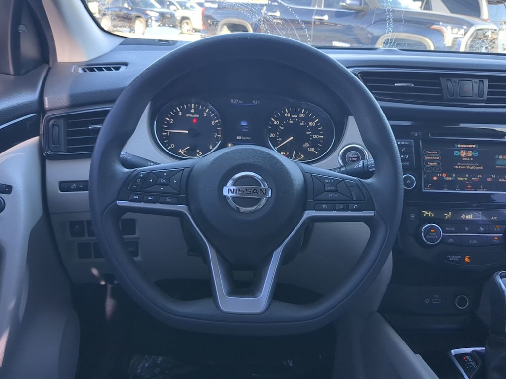 2020 Nissan Rogue Sport SV 9