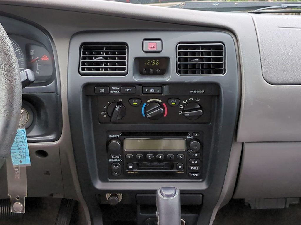 Thumbnail: 2001 Toyota 4Runner - 14