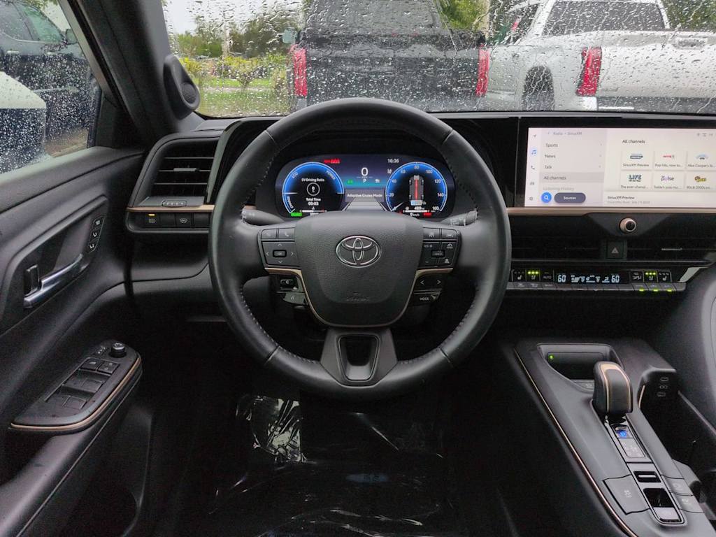 Thumbnail: 2023 Toyota Crown - 9