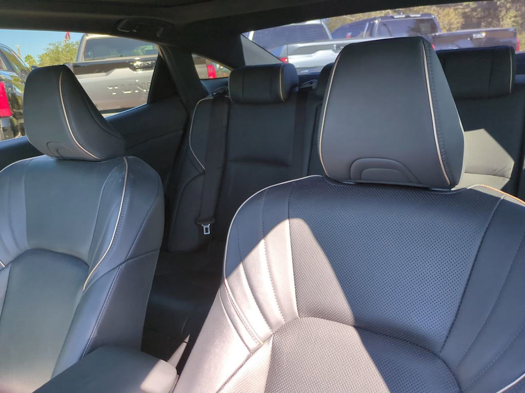 Thumbnail: 2023 Toyota Crown - 9