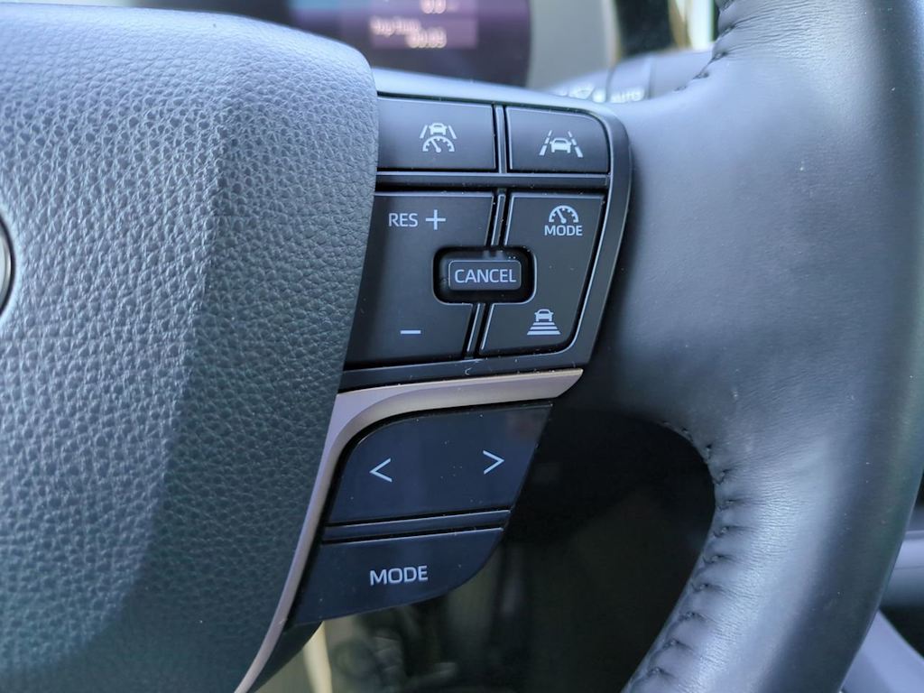 Thumbnail: 2023 Toyota Crown - 26