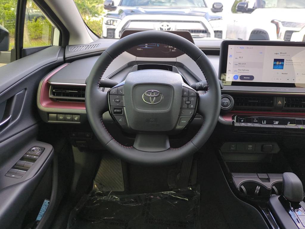 Thumbnail: 2026 Toyota Prius v - 9