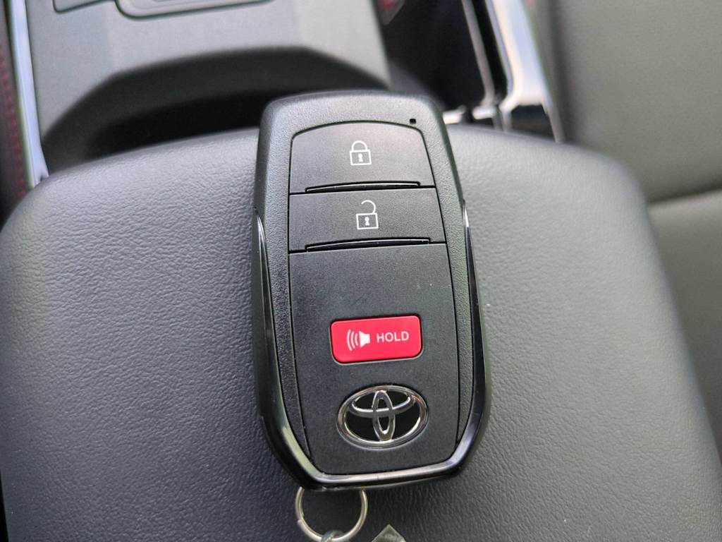 Thumbnail: 2026 Toyota Prius v - 16