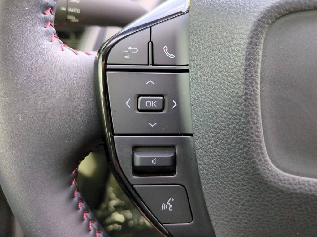 Thumbnail: 2026 Toyota Prius v - 26