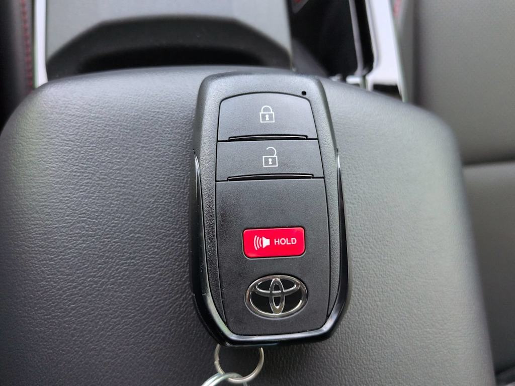 Thumbnail: 2026 Toyota Prius v - 15
