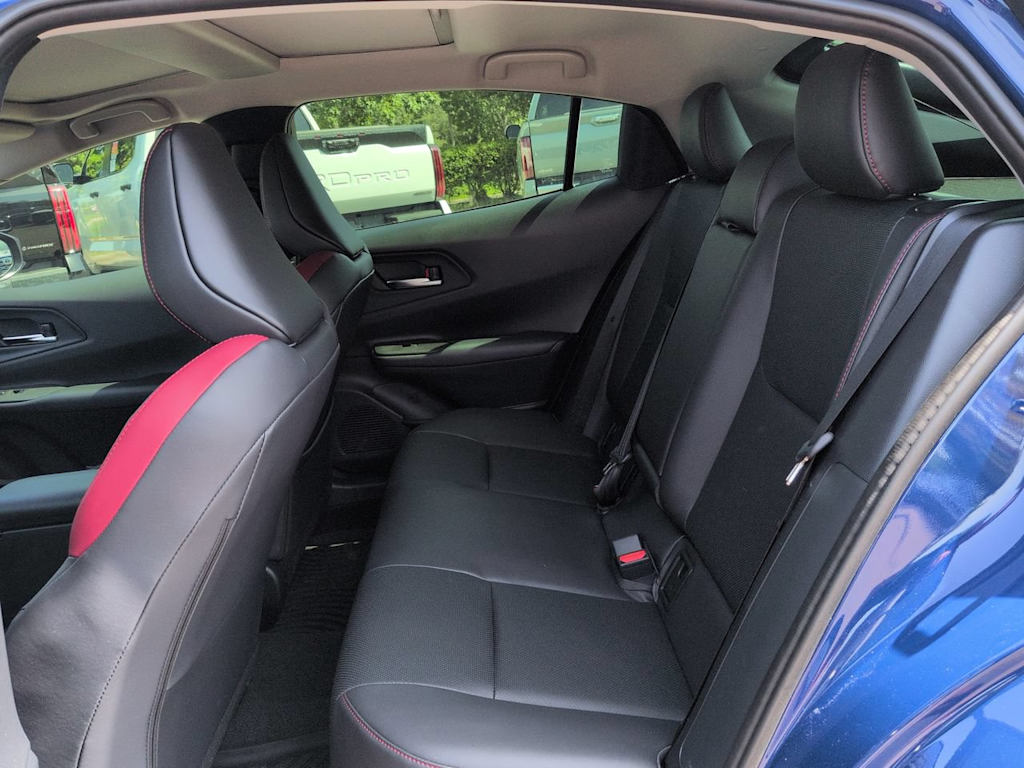 Thumbnail: 2026 Toyota Prius v - 11